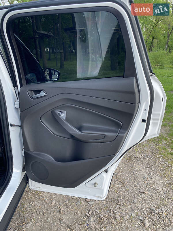 Внедорожник / Кроссовер Ford Escape 2015 в Яготине