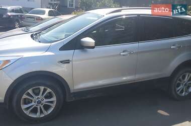 Внедорожник / Кроссовер Ford Escape 2018 в 