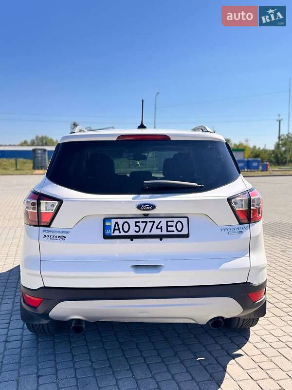 Внедорожник / Кроссовер Ford Escape 2017 в Чопе фото 2 Внедорожник / Кроссовер Ford Escape 2017 в Чопе