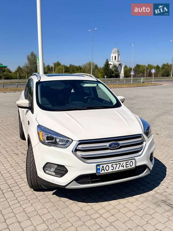 Внедорожник / Кроссовер Ford Escape 2017 в Чопе фото 8 Внедорожник / Кроссовер Ford Escape 2017 в Чопе