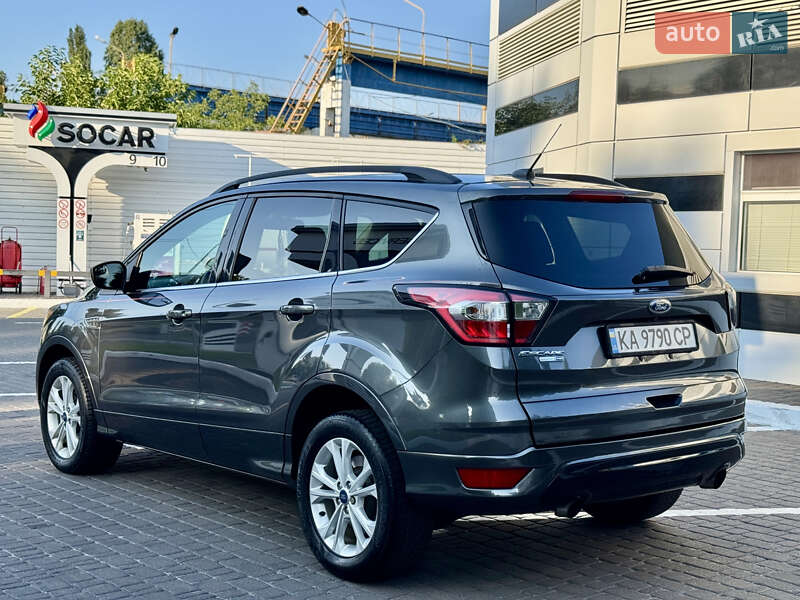 Внедорожник / Кроссовер Ford Escape 2018 в Киеве