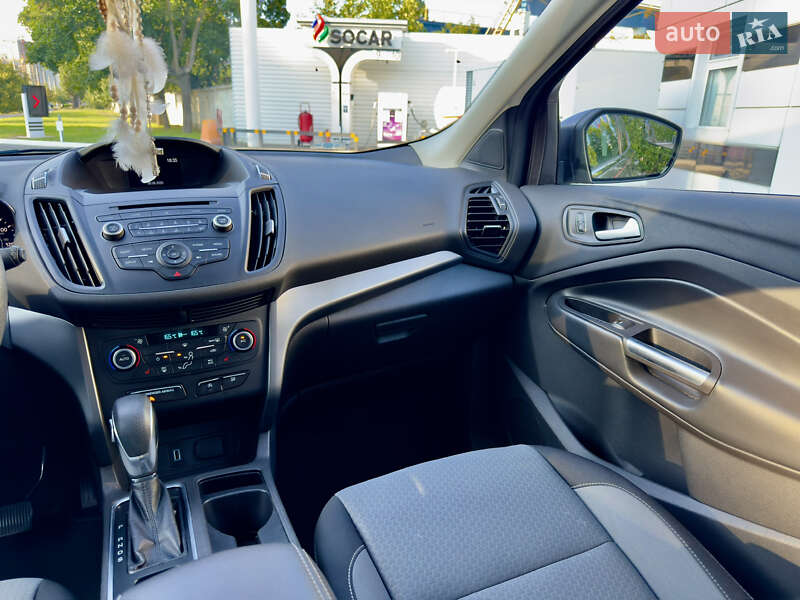 Внедорожник / Кроссовер Ford Escape 2018 в Киеве