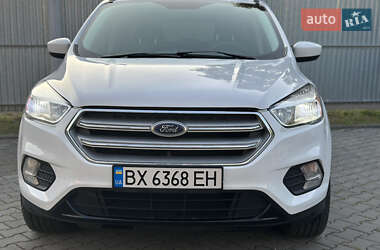 Внедорожник / Кроссовер Ford Escape 2018 в 