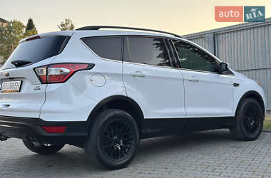 Внедорожник / Кроссовер Ford Escape 2018 в 
