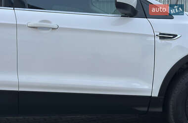 Внедорожник / Кроссовер Ford Escape 2018 в 