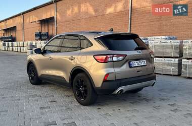 Внедорожник / Кроссовер Ford Escape 2020 в 