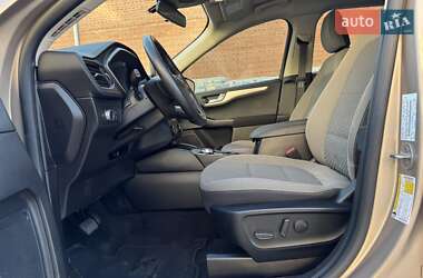Внедорожник / Кроссовер Ford Escape 2020 в 