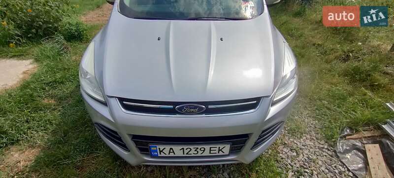 Внедорожник / Кроссовер Ford Escape 2015 в Гореничах