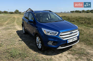 Внедорожник / Кроссовер Ford Escape 2019 в 