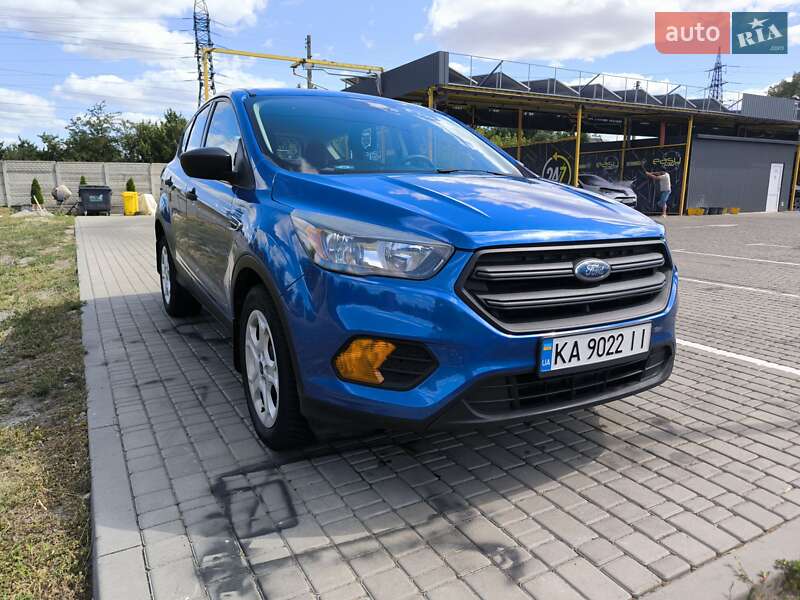 Внедорожник / Кроссовер Ford Escape 2017 в 