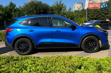 Внедорожник / Кроссовер Ford Escape 2020 в 