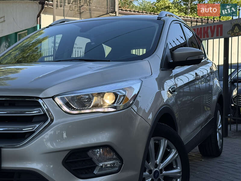 Внедорожник / Кроссовер Ford Escape 2016 в Николаеве