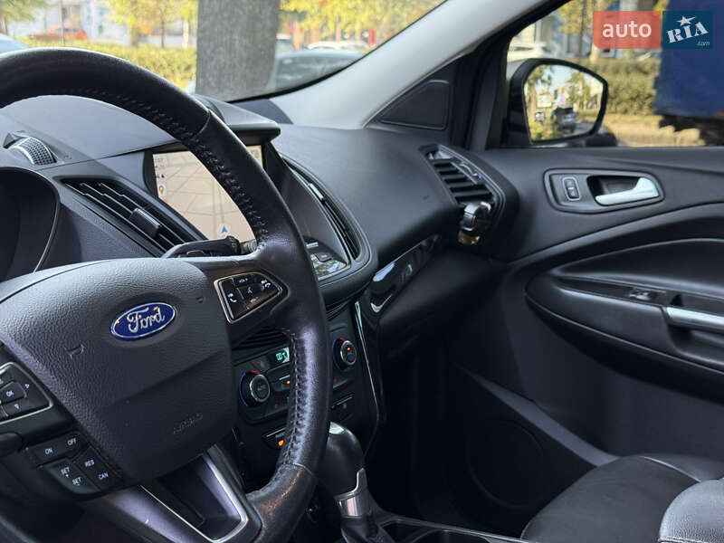 Внедорожник / Кроссовер Ford Escape 2016 в Николаеве