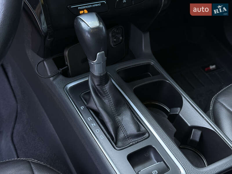 Внедорожник / Кроссовер Ford Escape 2016 в Николаеве