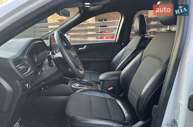 Внедорожник / Кроссовер Ford Escape 2023 в 