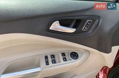 Внедорожник / Кроссовер Ford Escape 2014 в 