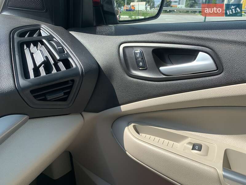 Внедорожник / Кроссовер Ford Escape 2014 в Киеве