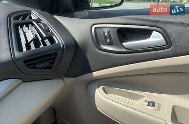 Внедорожник / Кроссовер Ford Escape 2014 в 