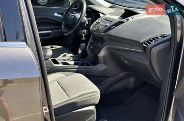 Внедорожник / Кроссовер Ford Escape 2017 в 