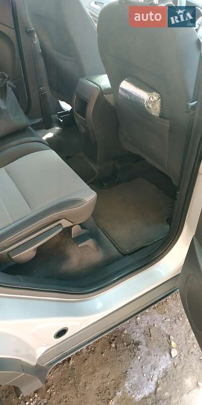 Внедорожник / Кроссовер Ford Escape 2014 в Кривом Роге