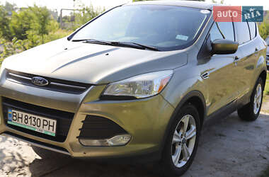 Внедорожник / Кроссовер Ford Escape 2012 в 