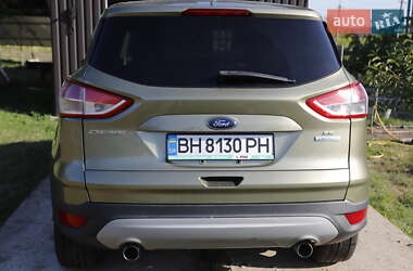 Внедорожник / Кроссовер Ford Escape 2012 в 