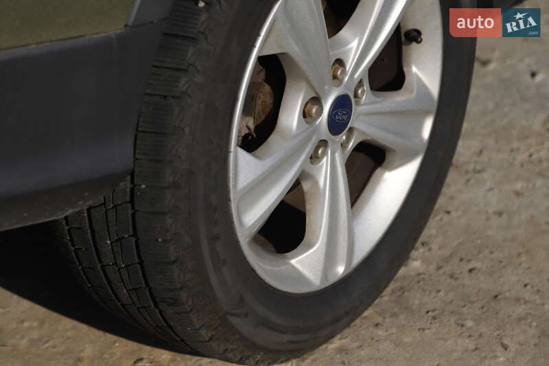 Внедорожник / Кроссовер Ford Escape 2012 в Чечельнике