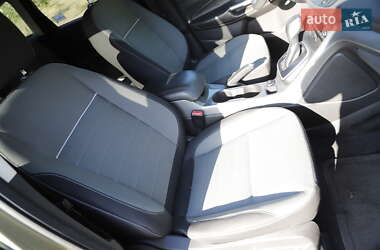 Внедорожник / Кроссовер Ford Escape 2012 в 
