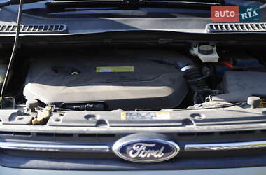Внедорожник / Кроссовер Ford Escape 2012 в 