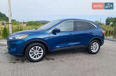 Внедорожник / Кроссовер Ford Escape 2019 в 