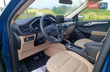 Внедорожник / Кроссовер Ford Escape 2019 в 