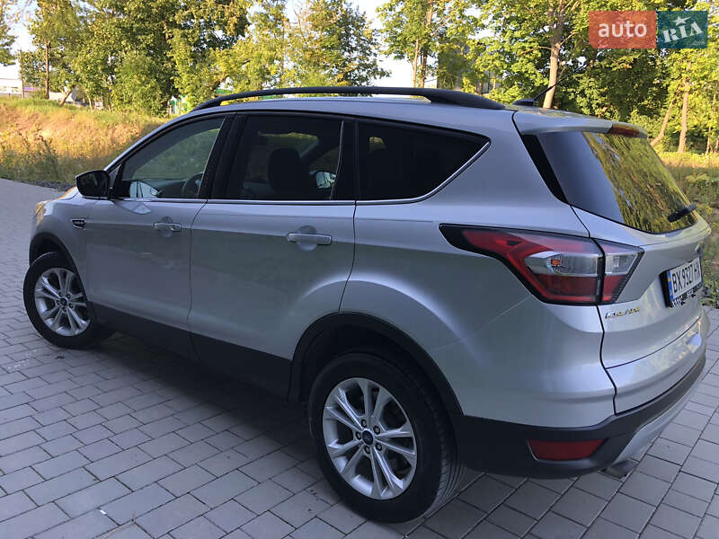 Внедорожник / Кроссовер Ford Escape 2018 в Хмельницком