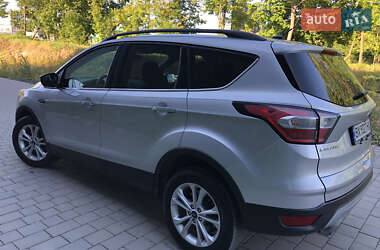 Внедорожник / Кроссовер Ford Escape 2018 в 