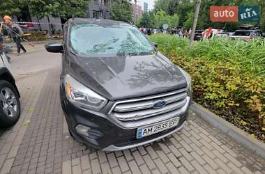 Внедорожник / Кроссовер Ford Escape 2017 в 