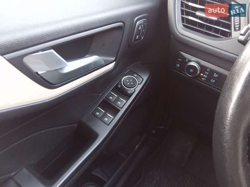 Внедорожник / Кроссовер Ford Escape 2021 в Николаеве