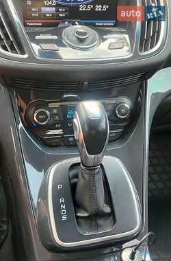 Внедорожник / Кроссовер Ford Escape 2012 в 