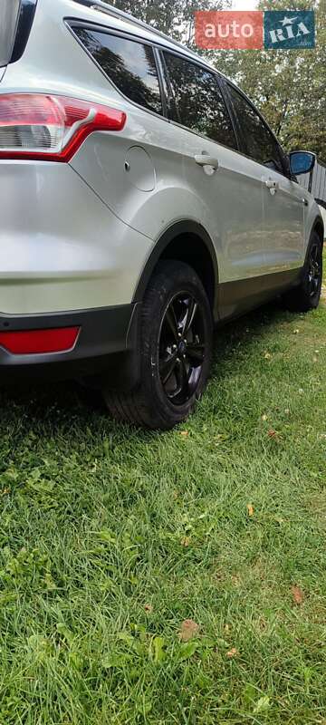 Внедорожник / Кроссовер Ford Escape 2012 в Калуше