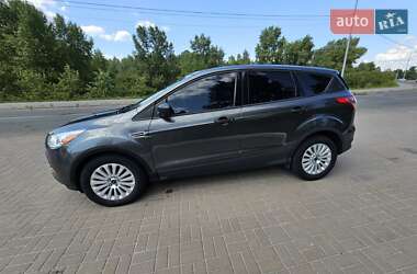 Внедорожник / Кроссовер Ford Escape 2015 в 