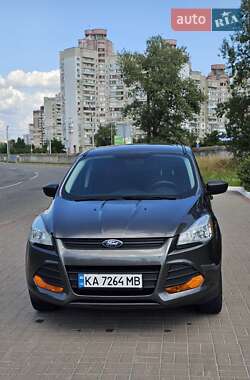 Внедорожник / Кроссовер Ford Escape 2015 в 