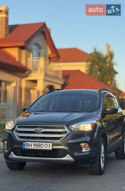 Внедорожник / Кроссовер Ford Escape 2017 в 