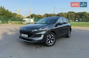 Внедорожник / Кроссовер Ford Escape 2019 в 
