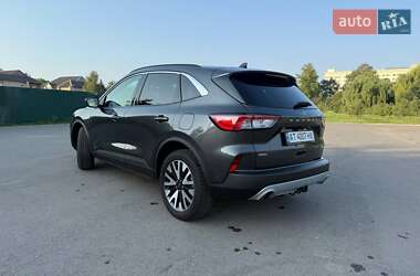 Внедорожник / Кроссовер Ford Escape 2019 в 