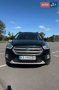 Внедорожник / Кроссовер Ford Escape 2017 в 