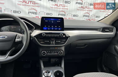 Внедорожник / Кроссовер Ford Escape 2019 в 