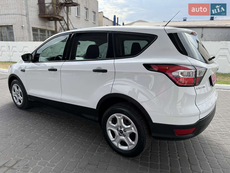 Внедорожник / Кроссовер Ford Escape 2017 в Днепре