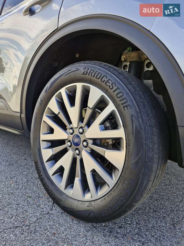 Внедорожник / Кроссовер Ford Escape 2021 в Киеве