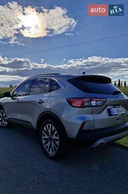 Внедорожник / Кроссовер Ford Escape 2021 в 