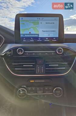 Внедорожник / Кроссовер Ford Escape 2021 в 