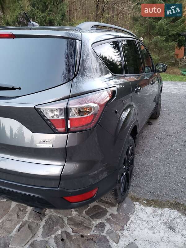 Внедорожник / Кроссовер Ford Escape 2017 в Ужгороде