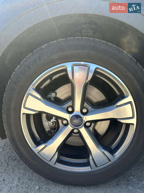 Внедорожник / Кроссовер Ford Escape 2017 в Хороле